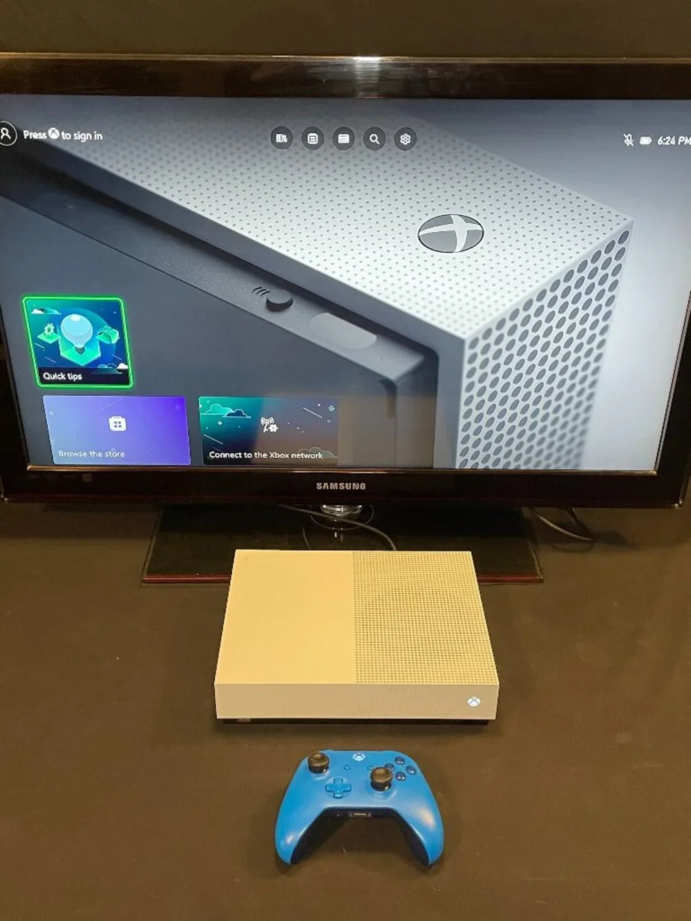 Xbox One Digital Edition With Accessories